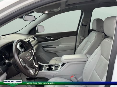 Used 2021 GMC Acadia SLT w/ LPO, Floor Liner Package image 9