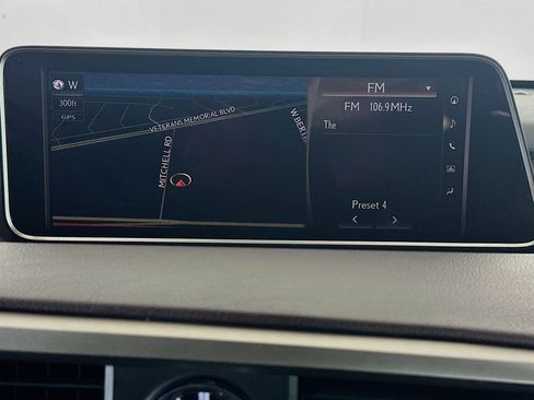 Used 2018 Lexus RX 350L w/ Premium Package image 22