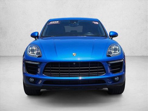 Used 2018 Porsche Macan AWD/4WD image 2