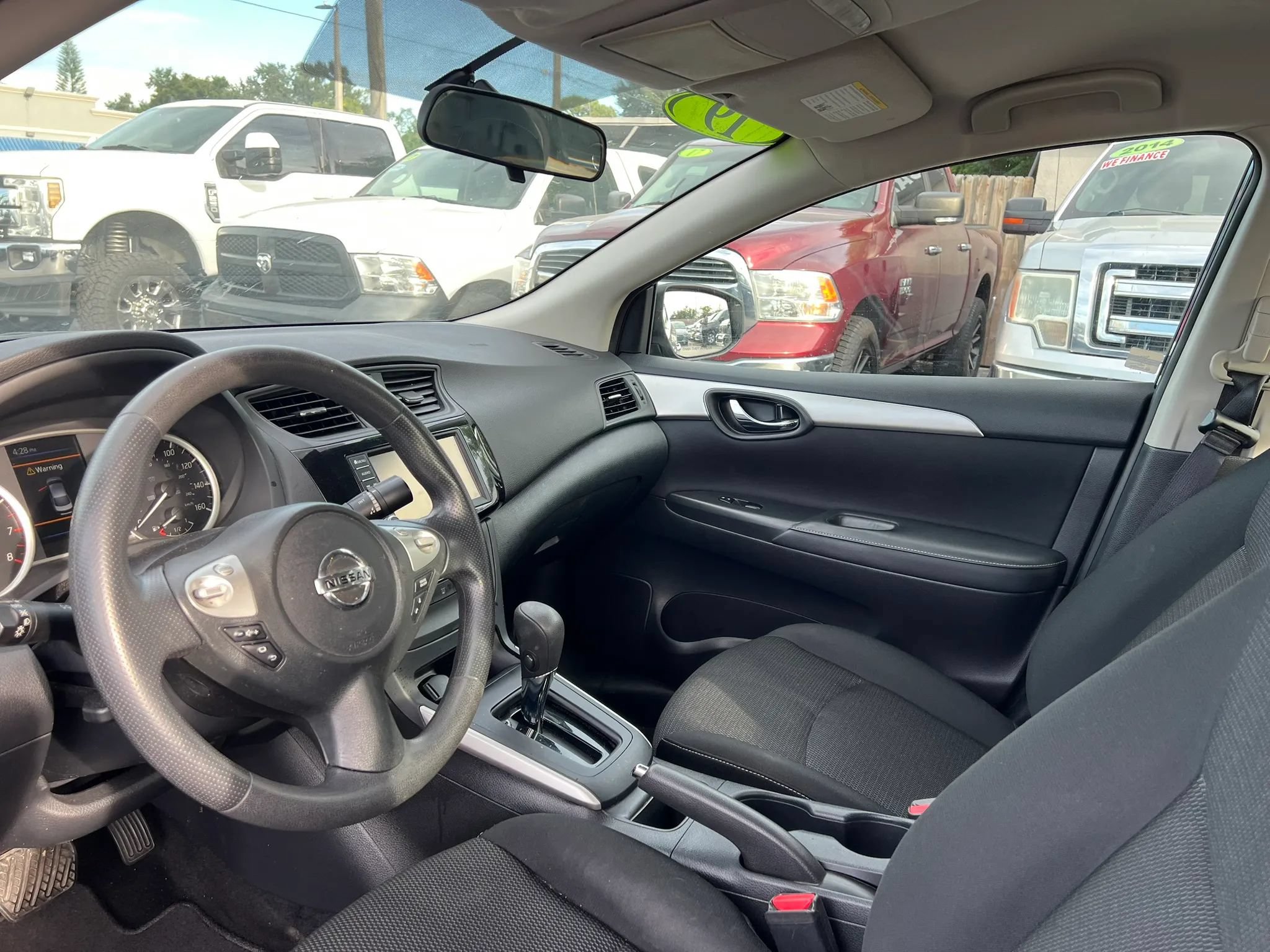 Used 2019 Nissan Sentra S w/ Appearance Package FWD image 9