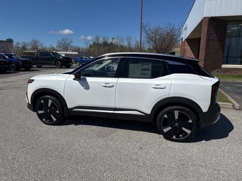 New 2026 Nissan Kicks SR w/ SR Premium Package AWD/4WD image 38