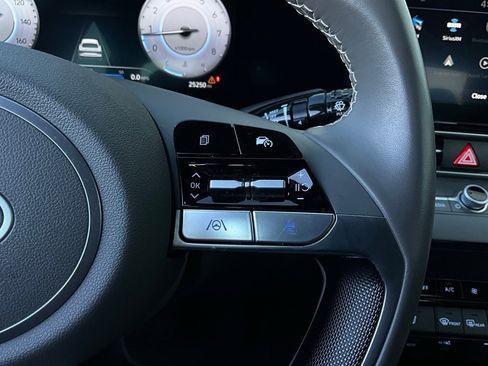 Used 2025 Hyundai Elantra SEL image 37