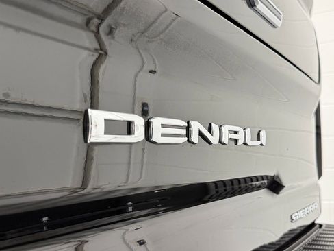 Used 2024 GMC Sierra 2500 Denali Ultimate image 10