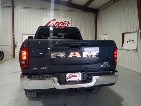 New 2026 RAM 2500 Big Horn AWD/4WD image 4