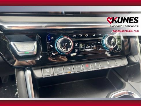 New 2026 GMC Sierra 3500 Denali Ultimate AWD/4WD image 27