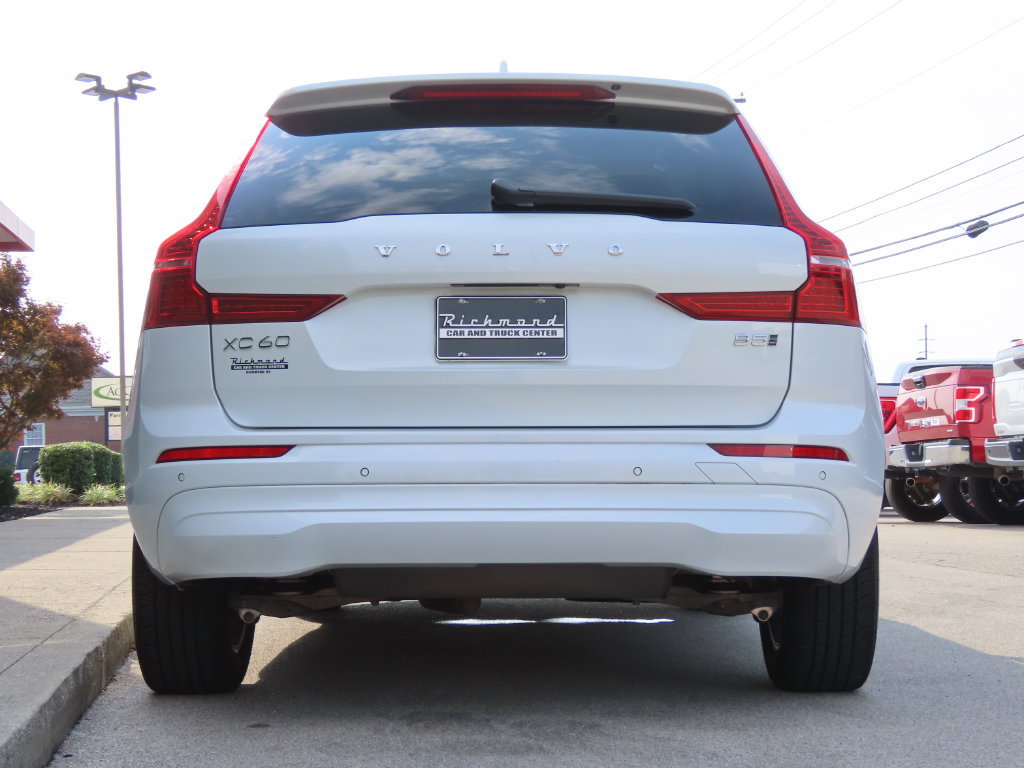 Used 2022 Volvo XC60 B5 Momentum AWD/4WD image 12