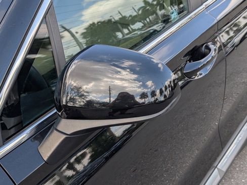 Used 2020 Hyundai Santa Fe SE image 15