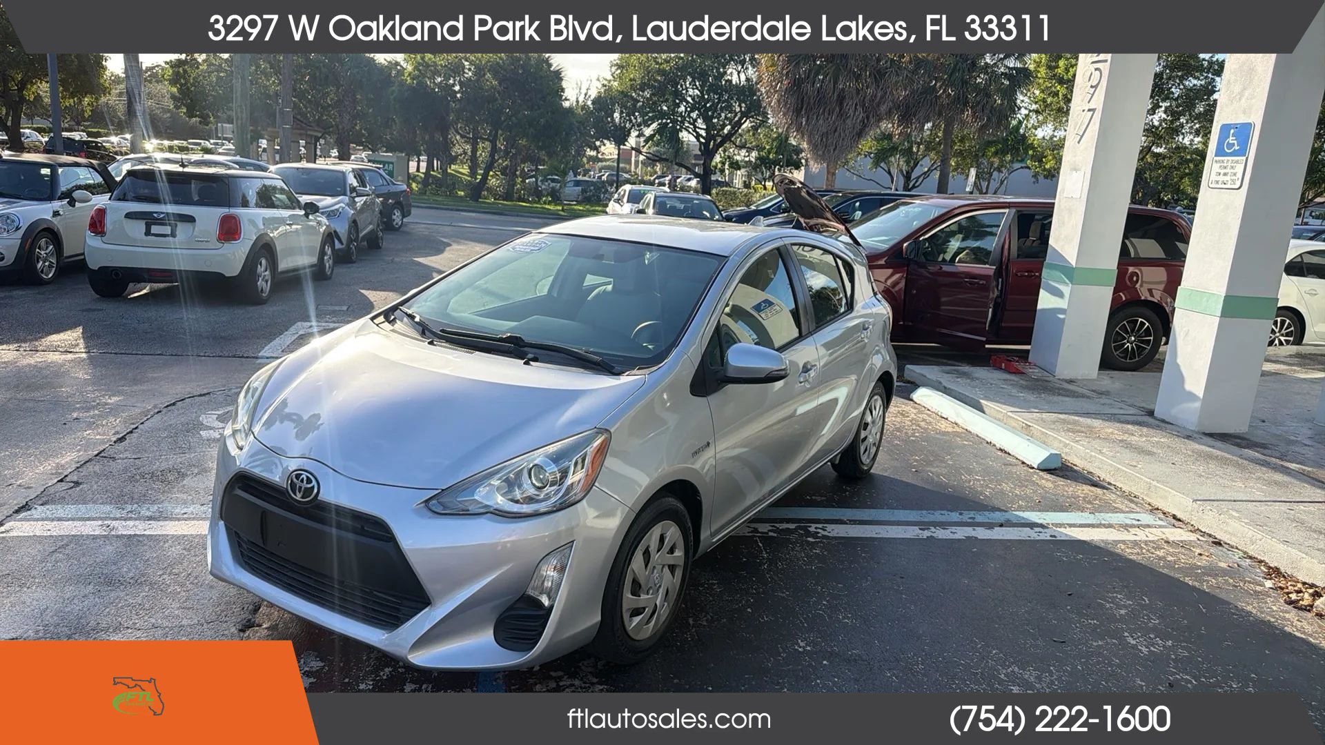 Used 2016 Toyota Prius C One FWD image 5