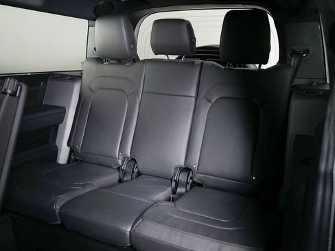 New 2026 Land Rover Defender 130 X-Dynamic SE image 20