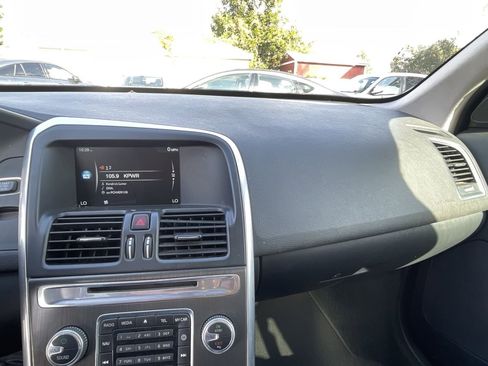 Used 2015 Volvo XC60 T6 w/ Proximity Package image 23