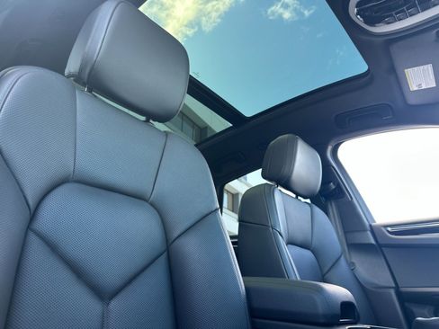 Used 2025 Porsche Macan image 17