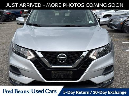Certified 2022 Nissan Rogue Sport SV w/ Technology Package AWD/4WD image 2