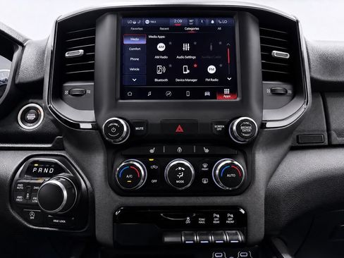 Used 2023 RAM 1500 Big Horn AWD/4WD image 32