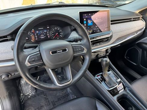 Used 2022 Jeep Compass Latitude w/ Sun and Sound Group image 3