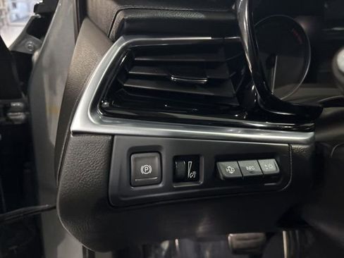 Used 2024 Cadillac XT6 Sport w/ Technology Package image 16