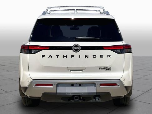 Used 2024 Nissan Pathfinder Platinum AWD/4WD image 5