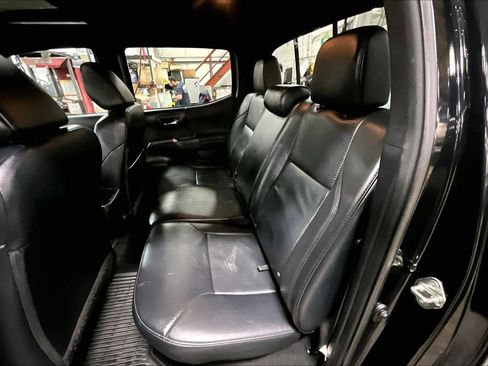 Used 2019 Toyota Tacoma TRD Sport image 20