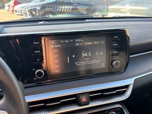 Used 2023 Kia K5 LXS image 21