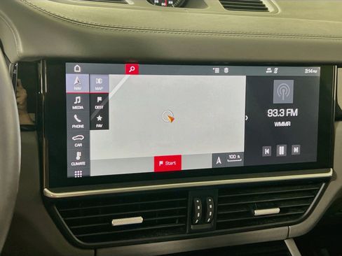 Used 2019 Porsche Cayenne Turbo AWD/4WD image 13