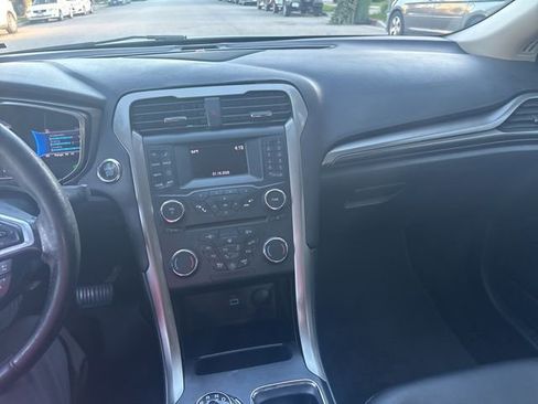 Certified 2017 Ford Fusion SE w/ Equipment Group 601A image 13