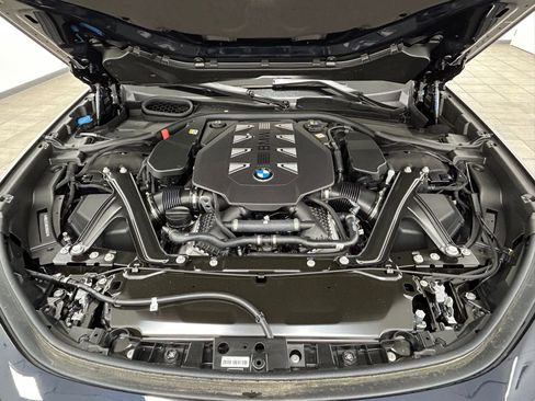 Used 2025 BMW 760i xDrive w/ Executive Package image 43