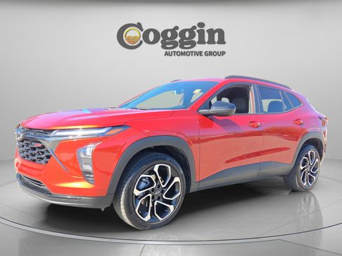 Used 2024 Chevrolet Trax RS w/ Driver Confidence Package image 1