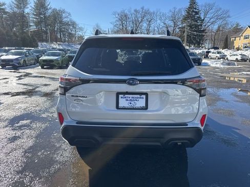 Used 2025 Subaru Forester Premium image 4