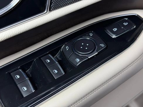 Used 2018 Lincoln Navigator Select AWD/4WD image 30