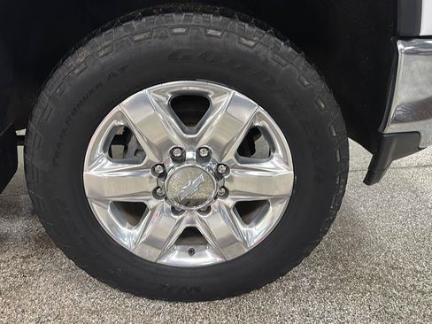 Used 2020 Chevrolet Silverado 2500 LTZ w/ LTZ Plus Package AWD/4WD image 9