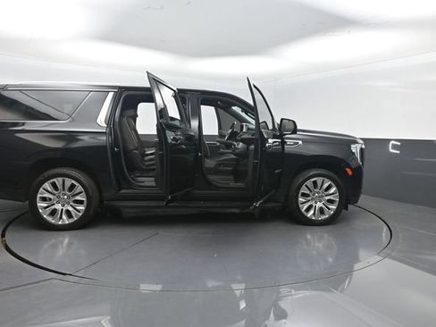 Used 2021 GMC Yukon XL SLT w/ SLT Luxury Plus Package AWD/4WD image 38
