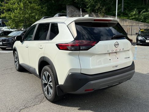 Used 2023 Nissan Rogue SV w/ SV Premium B Package AWD/4WD image 4