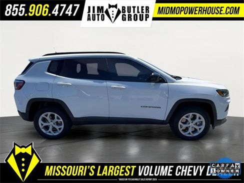 Used 2024 Jeep Compass Latitude image 11