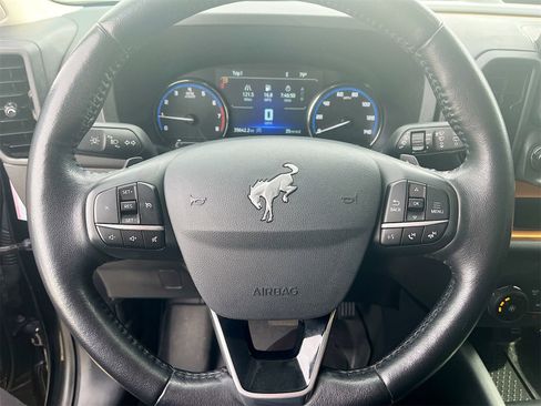 Used 2022 Ford Bronco Sport Badlands image 11