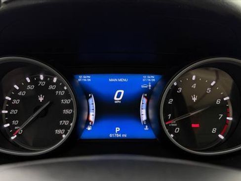 Used 2018 Maserati Levante GranLusso AWD/4WD image 23