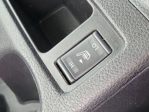 Used 2014 Nissan Rogue SL AWD/4WD image 32