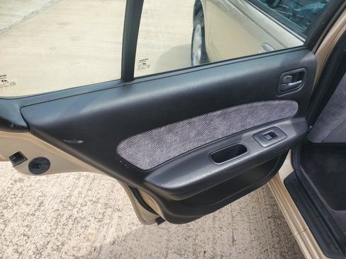 Used 1998 Nissan Maxima GLE image 14