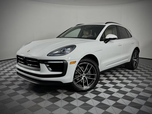 Used 2024 Porsche Macan image 1