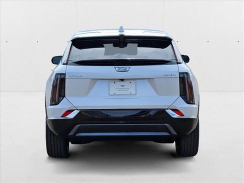 New 2025 Cadillac Optiq Luxury 1 image 8