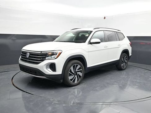 Used 2024 Volkswagen Atlas SE AWD/4WD image 3