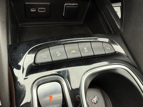 Used 2022 Buick Envision Preferred AWD/4WD image 34