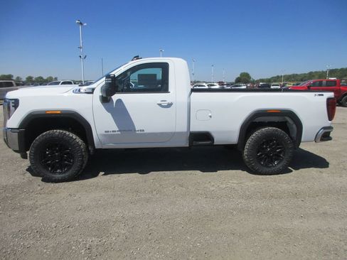 New 2026 GMC Sierra 2500 SLE AWD/4WD image 9
