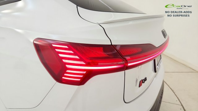Used 2024 Audi Q8 e-tron Premium AWD/4WD image 25