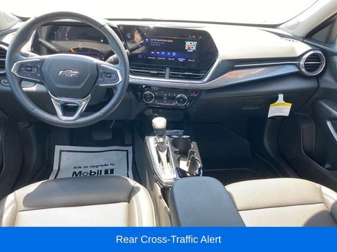 Used 2025 Chevrolet Trax ACTIV w/ Driver Confidence Package FWD image 5