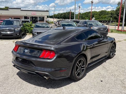 Used 2022 Ford Mustang Premium RWD image 7