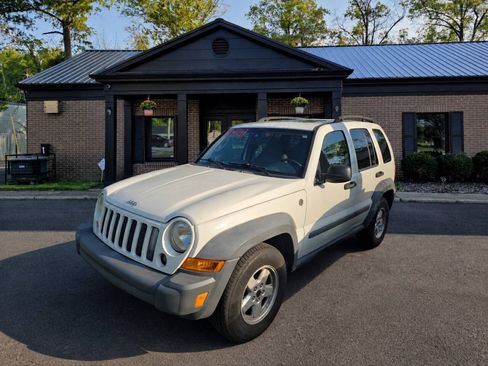 Used 2007 Jeep Liberty Sport AWD/4WD image 1