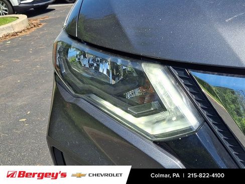 Used 2017 Nissan Rogue S w/ S Appearance Package AWD/4WD image 11