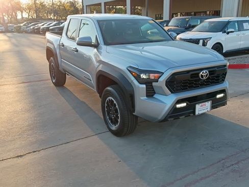 Used 2024 Toyota Tacoma TRD Off-Road image 6