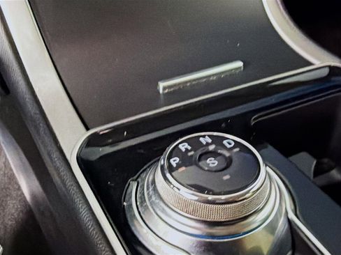 Used 2019 Ford Edge SEL w/ Equipment Group 201A image 18