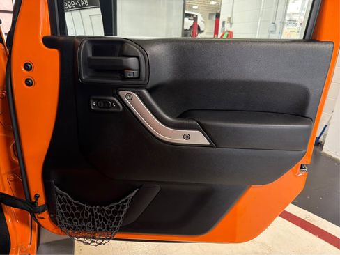 Used 2012 Jeep Wrangler Unlimited Sahara AWD/4WD image 25