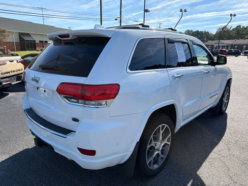 Used 2020 Jeep Grand Cherokee Overland AWD/4WD image 3